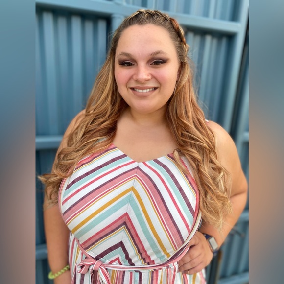 Meet your Posher, Julia - Picture 2 of 2